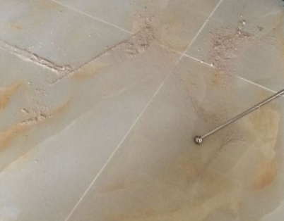 交口瓷砖空鼓维修公司分享粘合剂选择不当在瓷砖铺贴过程中可能导致以下问题
